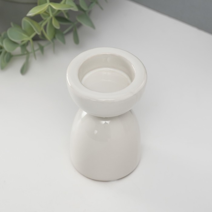 Подсвечник керамика на 1 свечу "Иллюзорность" d=4 см белый 6,5х6,5х10 см