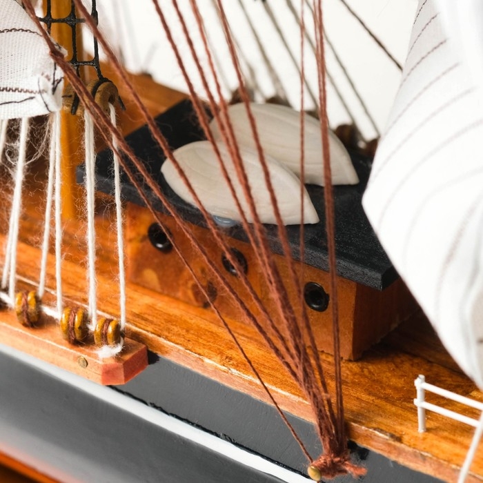 Корабль сувенирный большой &laquo;Трёхмачтовый&raquo;, борта светлое дерево, паруса белые, 59 х 10 х 49 см