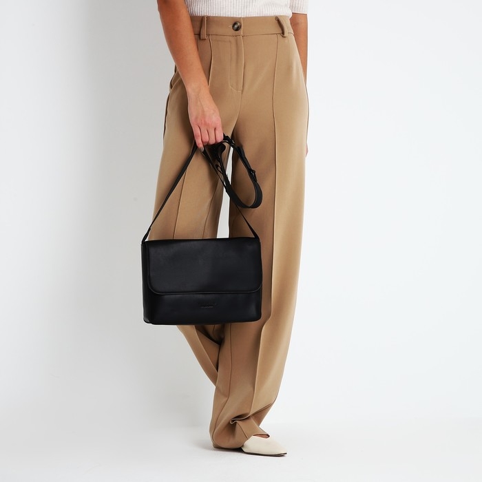 Сумка-мессенджер на магните, цвет чёрный Сумка-мессенджер на магните, цвет чёрный