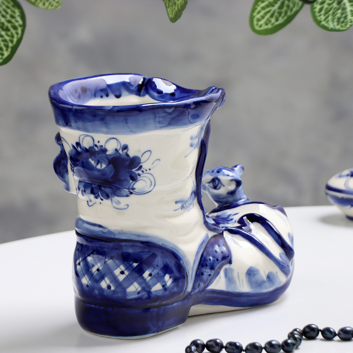 Ваза-карандашница "Сапожок с мышками", гжель, фарфор, 16х19 см