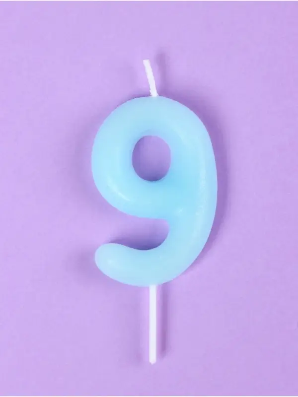 Свеча в торт &laquo;Цифра 9&raquo;, светящаяся голубая, 9 см