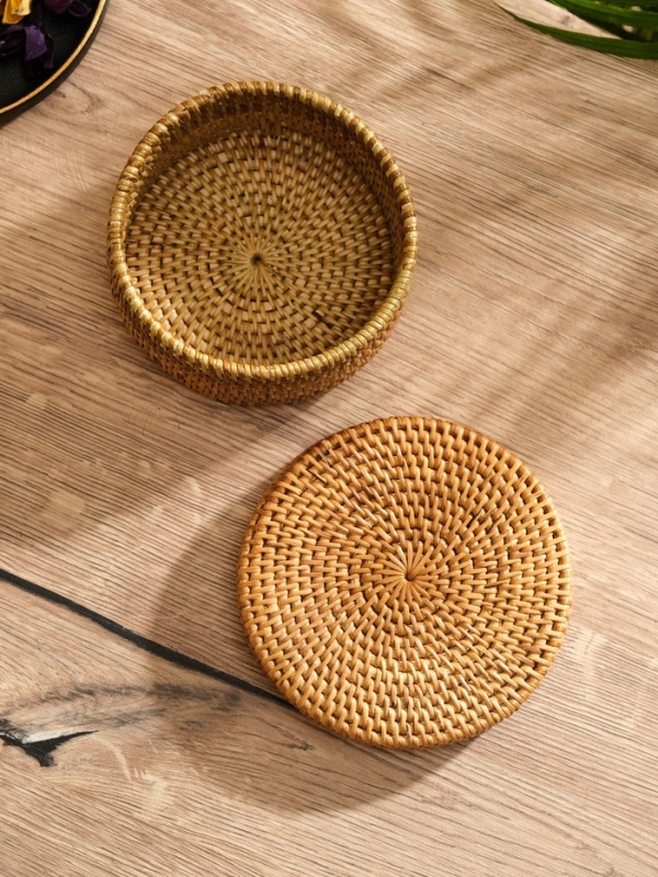 Корзинка плетеная ротанг, 13х13х5,5 см Корзинка плетеная ротанг, 13х13х5,5 см