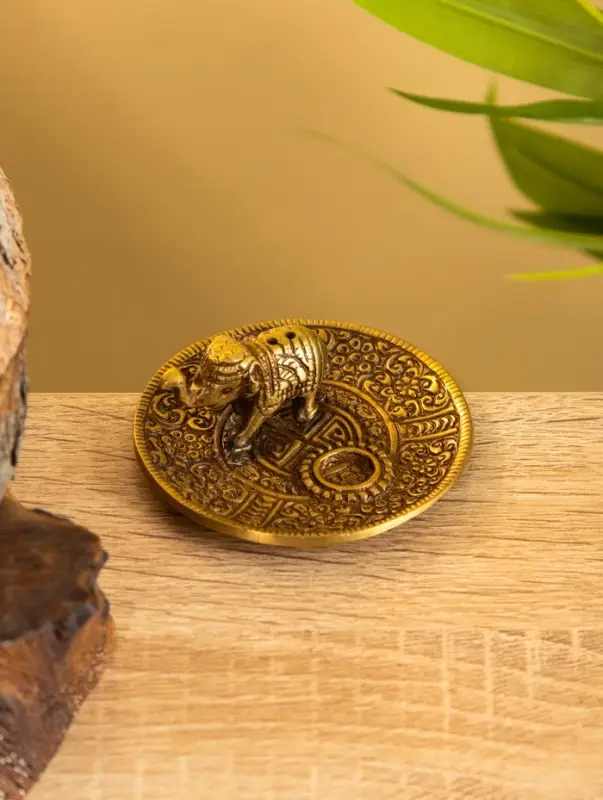Подставка под благовония "Слоник на тарелке" латунь 7 см