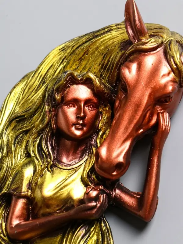 Панно "Девушка с лошадью" 20,5х13,5х4,5 см