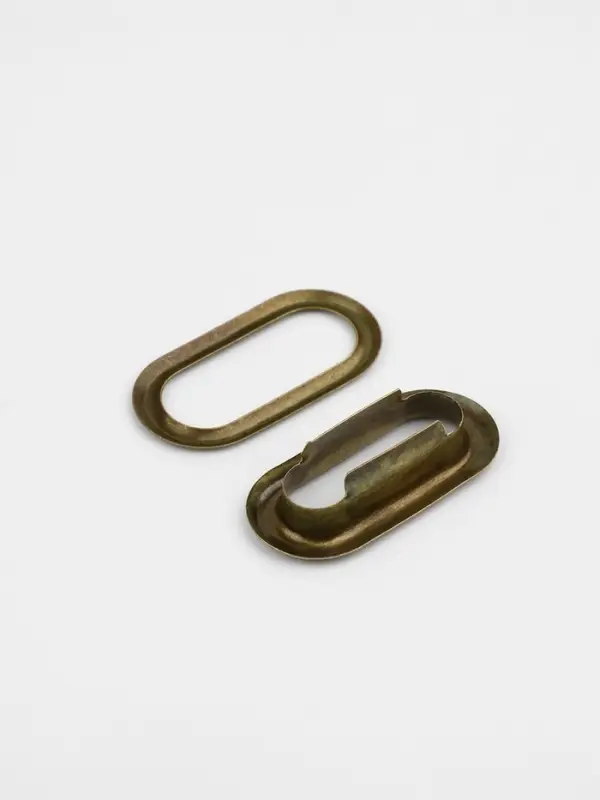 Застёжка для кепки, с люверсом, 2&times;2 см, цвет бронзовый