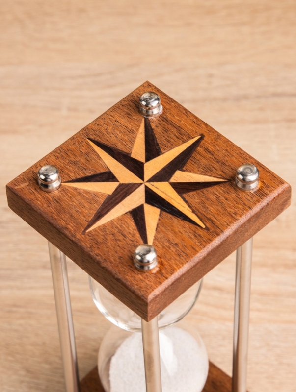 Песочные часы Песочные часы "Стороны света" 7,5х7,5х19 см, дерево, сталь