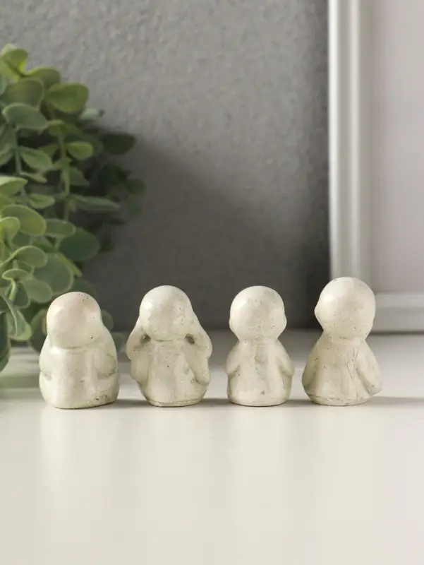 Статуэтки набор 4 шт "Монахи ничего не вижу, не слышу, не скажу, не делаю" 4х2,5 см