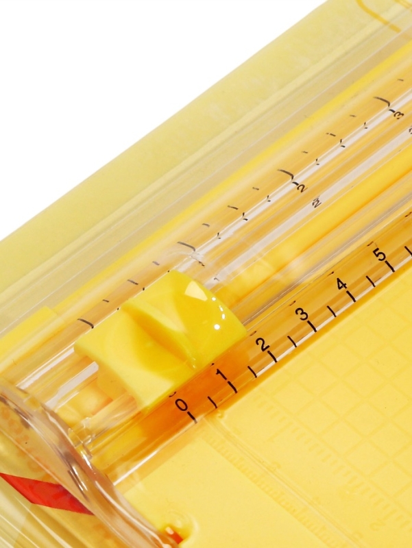 Резак для бумаги роликовый А5, до 3 листов, безопасное, цвет желтый