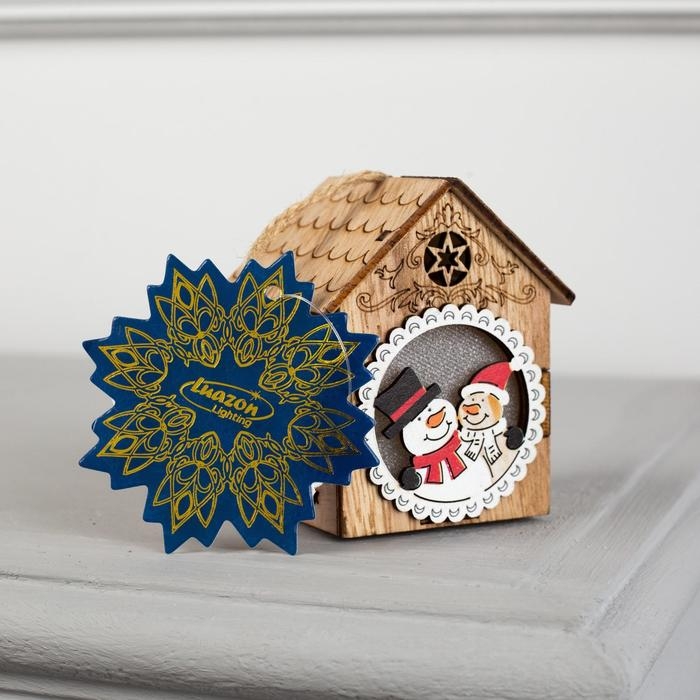 Ёлочная игрушка «Домик со снеговиками», от батареек, свечение тёплое белое Ёлочная игрушка «Домик со снеговиками», от батареек, свечение тёплое белое