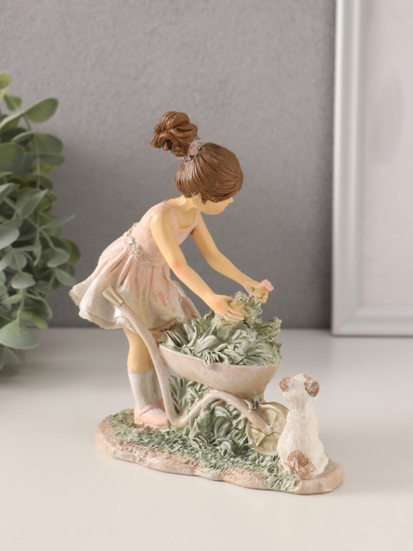 Сувенир полистоун "Девочка с цветами в тачке, с котёнком" розовый 14х6,5х15 см