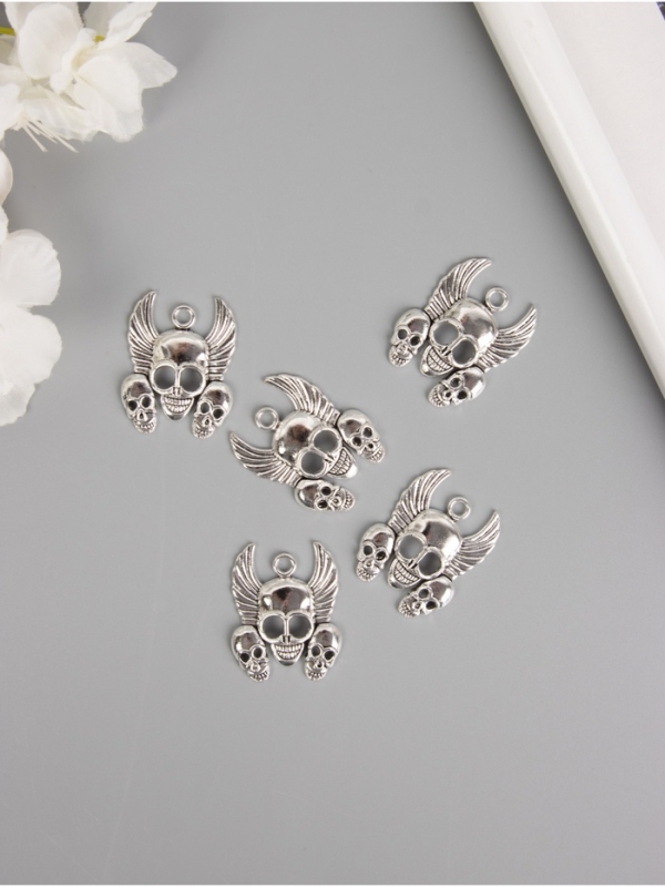 Декор для творчества металл "Три черепа и крылья" серебро набор 5 шт 3,3х2,6х0,2 см