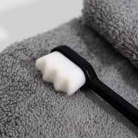 Сверхмягкая зубная щётка, 10000 щетинок, ребристая, чёрная Сверхмягкая зубная щётка, 10000 щетинок, ребристая, чёрная