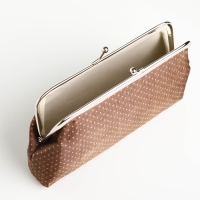 Косметичка на фермуаре, цвет коричневый Косметичка на фермуаре, цвет коричневый