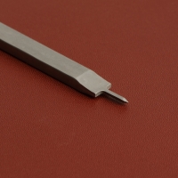 Набор строчных ромбовидных пробойников для кожи, шаг = 4 мм, 4 шт, цвет никель Набор строчных ромбовидных пробойников для кожи, шаг = 4 мм, 4 шт, цвет никель