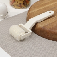 Валик для нарезки теста Доляна «Сетка», 20×7×4,5 см, цвет белый Валик для нарезки теста Доляна «Сетка», 20×7×4,5 см, цвет белый