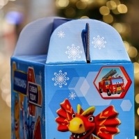 Новый год. Подарочная коробка "Турбозавры", Чемодан , 23 х 10,5 х 16,5 см. Новый год. Подарочная коробка "Турбозавры", Чемодан , 23 х 10,5 х 16,5 см.