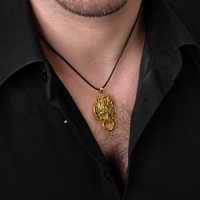 Кулон мужской &laquo;Волк&raquo; защитник, цвет чернёное золото на чёрном шнурке, 40 см