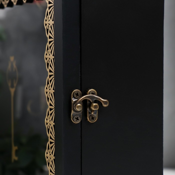 Ключница дерево 7 крючков "Дом. Узоры. Ключ" чёрная с золотом 22х8х30 см