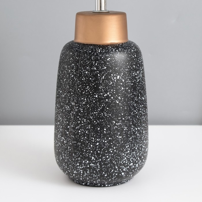 Лампа настольная "Кианг" 1х40Вт Е14 черный/золото 22х22х38см