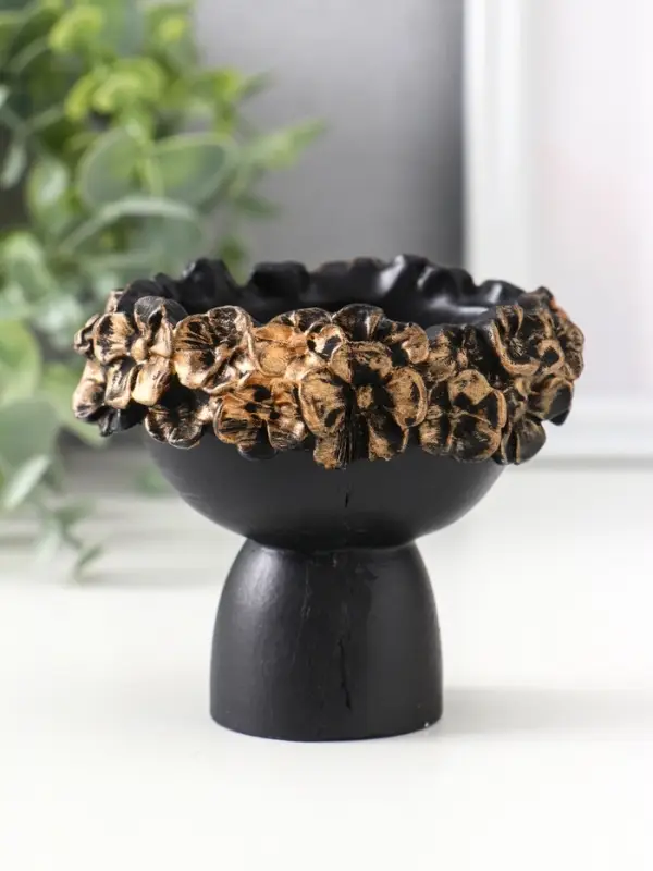 Подсвечник для тонкой свечи &laquo;Девочка в венке малая&raquo;, 7.5&times;9&times;8 см, чёрный