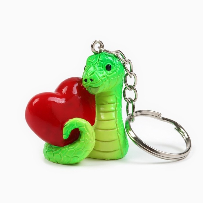 Новогодний брелок для ключей, объемный &laquo;Новый год: Змея с сердцем&raquo; 3,5 х 8,2 см