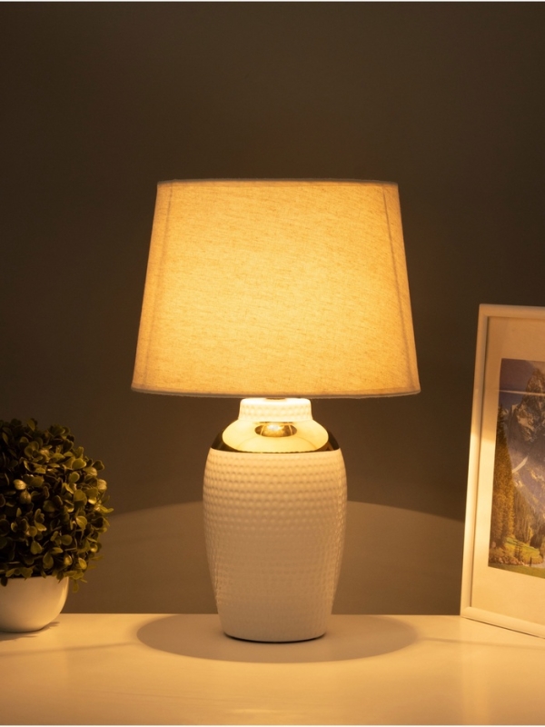 Настольная лампа "Бабл" 1х15Вт Е14 белый/золото 28х28х44см