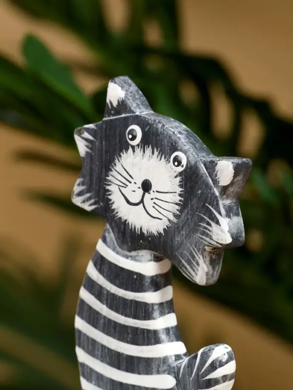 Календарь настольный "Полосатый кот" дерево 7х4х14 см, цв. чёрно-белый