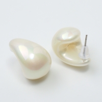 Серьги пластик &laquo;Капля&raquo; гладкие мини, цвет белый