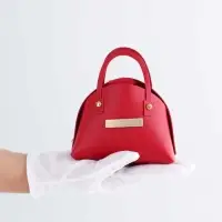 Кожанная подарочная сумочка 14 х 6,5 х 12,8 см красная