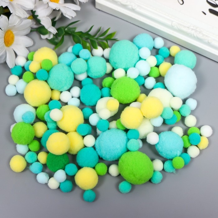 Декор для творчества Декор для творчества "Помпончики. Зелень" d=1-3 см набор 135 шт