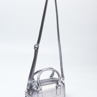 Сумка женская, 20*9*12, отд на молнии, длин ремень, серебро