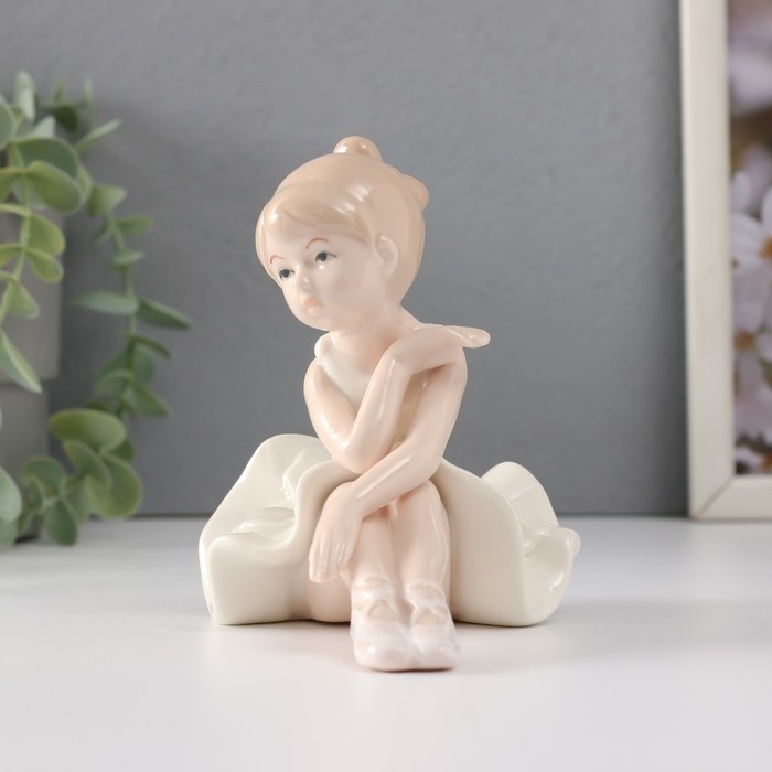 Сувенир керамика Сувенир керамика "Юная балерина после репетиции" 15х12,5х9,5 см