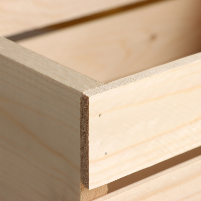 Ящик деревянный 35&times;23&times;13 см подарочный с реечной крышкой