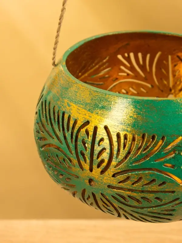 Подсвечник подвесной из кокоса, 14&times;14&times;10 см, голубой с золотым