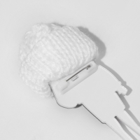 Брошь &laquo;Девочка&raquo; в свитшоте, цветная в серебре