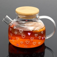 Чайник стеклянный заварочный с бамбуковой крышкой &laquo;Сердечки&raquo;, 600 мл