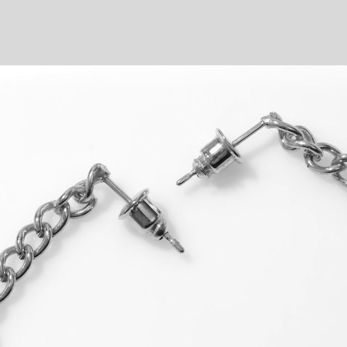 Серьги &laquo;Собачка&raquo; на цепи, цвет серебро