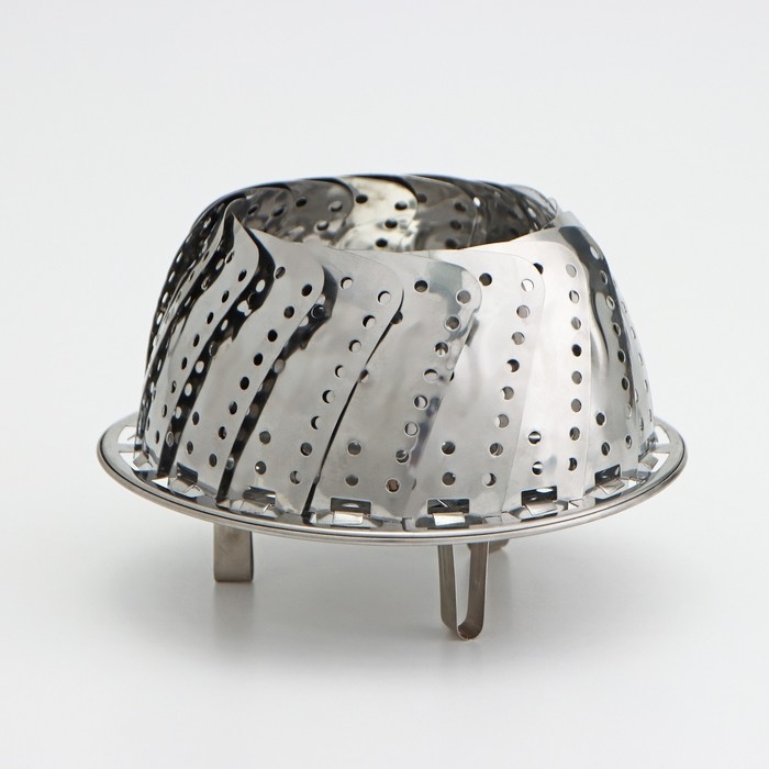 Вставка&ndash;пароварка из нержавеющей стали для кастрюли &laquo;Цветок&raquo;, d=22 см