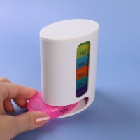 Таблетница - органайзер &laquo;Неделька&raquo;, английские буквы, 12 &times; 6 &times; 5,9 см, 7 контейнеров по 4 секции, разноцветная