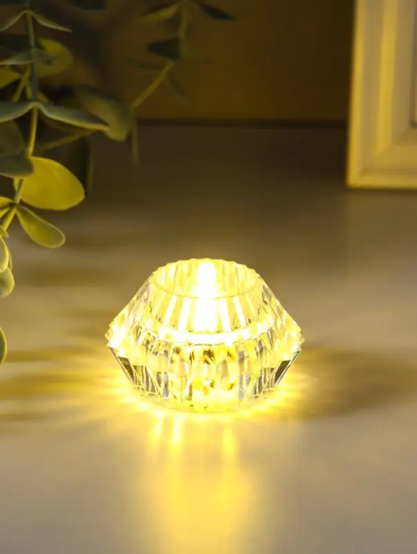 Светодиодная свеча LED "Свеча в чаше" от батареек 3хLR1130, прозрачный 6х6х4 см