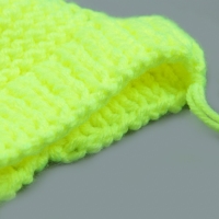 Шапка вязаная для собак, с помпоном, M-L (объем головы 28 см, высота 9 см), микс