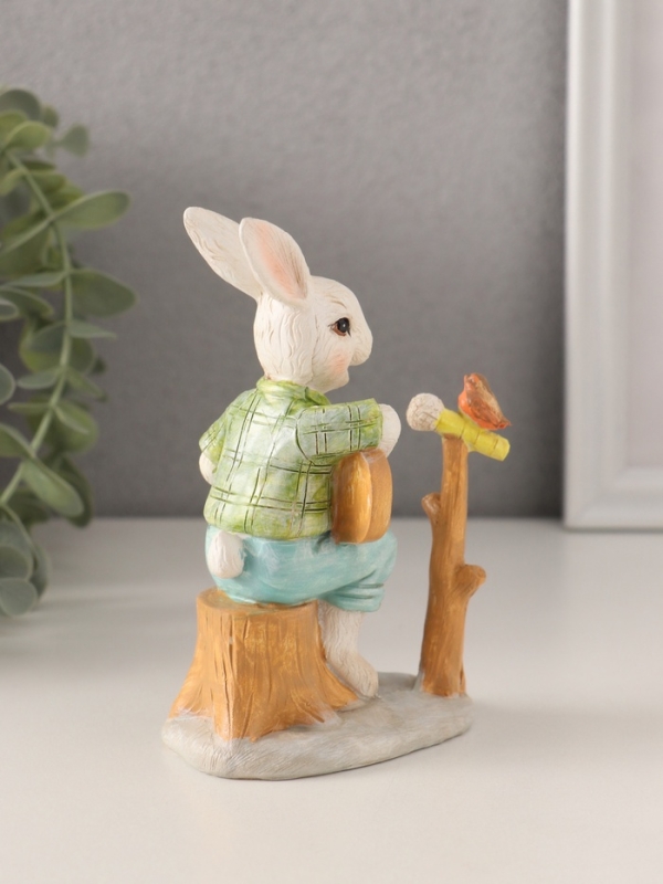 Сувенир полистоун "Зайчик играет на гитаре для птички" 8,5х6,5х12 см