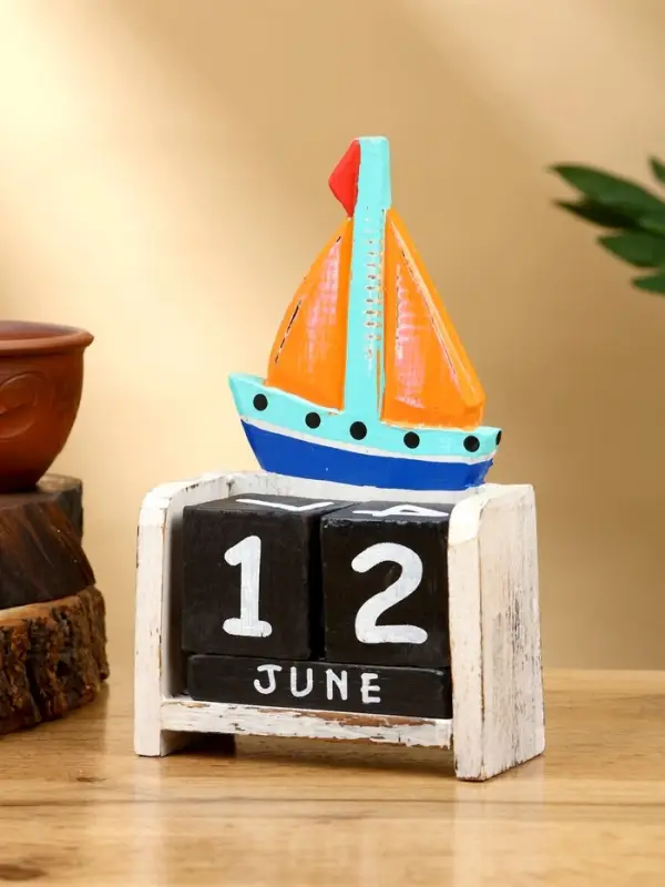 Календарь настольный "Парусник" дерево 11х5х16 см, цв. оранжевый