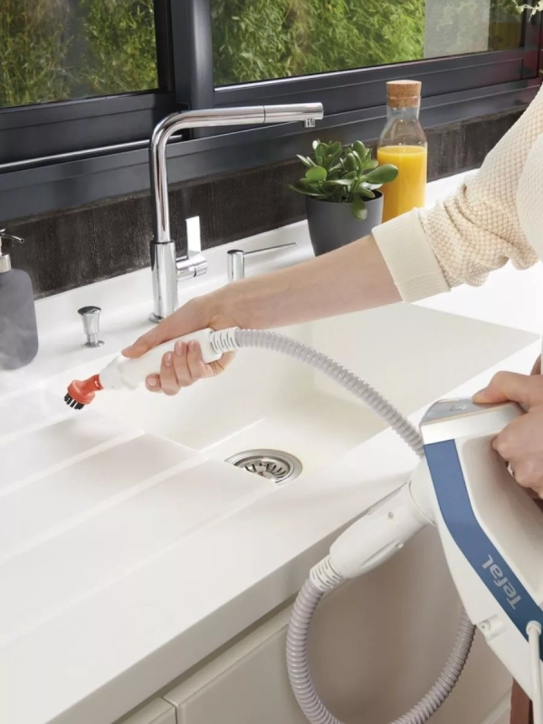 Моющий пылесос Clean&Steam Multi VP8561RH с пароочистителем