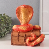 Фигурка "КОБРА НА СУНДУКЕ"  20  х 17  х 12 см.