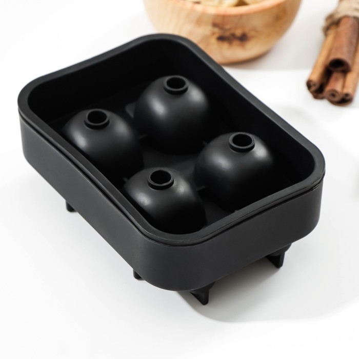 Форма для льда &laquo;Череп&raquo;, силикон, 11&times;8&times;4,5 см, 4 ячейки (4,4&times;2,7 см), цвет чёрный