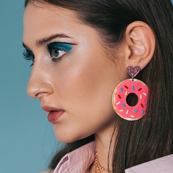 Серьги акрил &laquo;Вкусняшка&raquo; пончики с сердечками, цвет розовый в серебре
