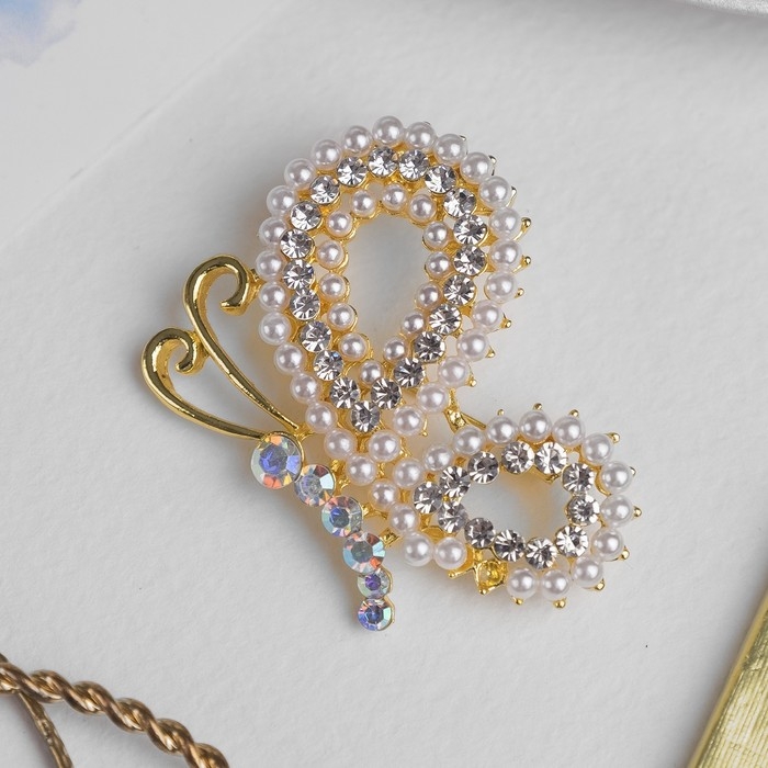 Брошь &laquo;Бабочка&raquo; жемчужная, цвет белый в жёлтом золоте