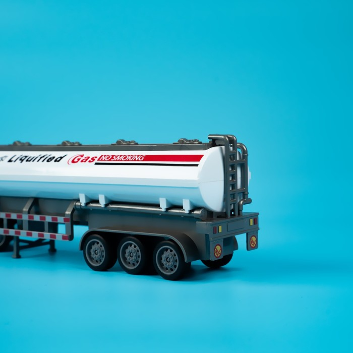 Грузовик &laquo;Бензовоз&raquo;, инерция, 1:48