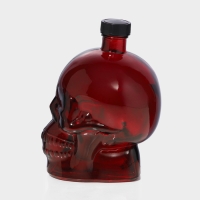 Бутылка стеклянная &laquo;Череп&raquo;, 0,77 л, цвет красный